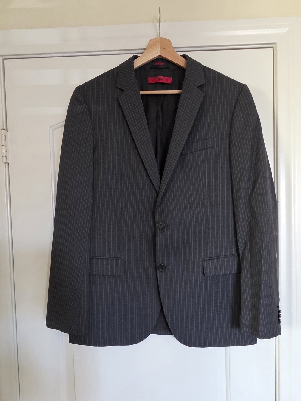Hugo Boss Wool Men's Blazer 40R deep gray pinstripe Suit Jacket Tailored Formal